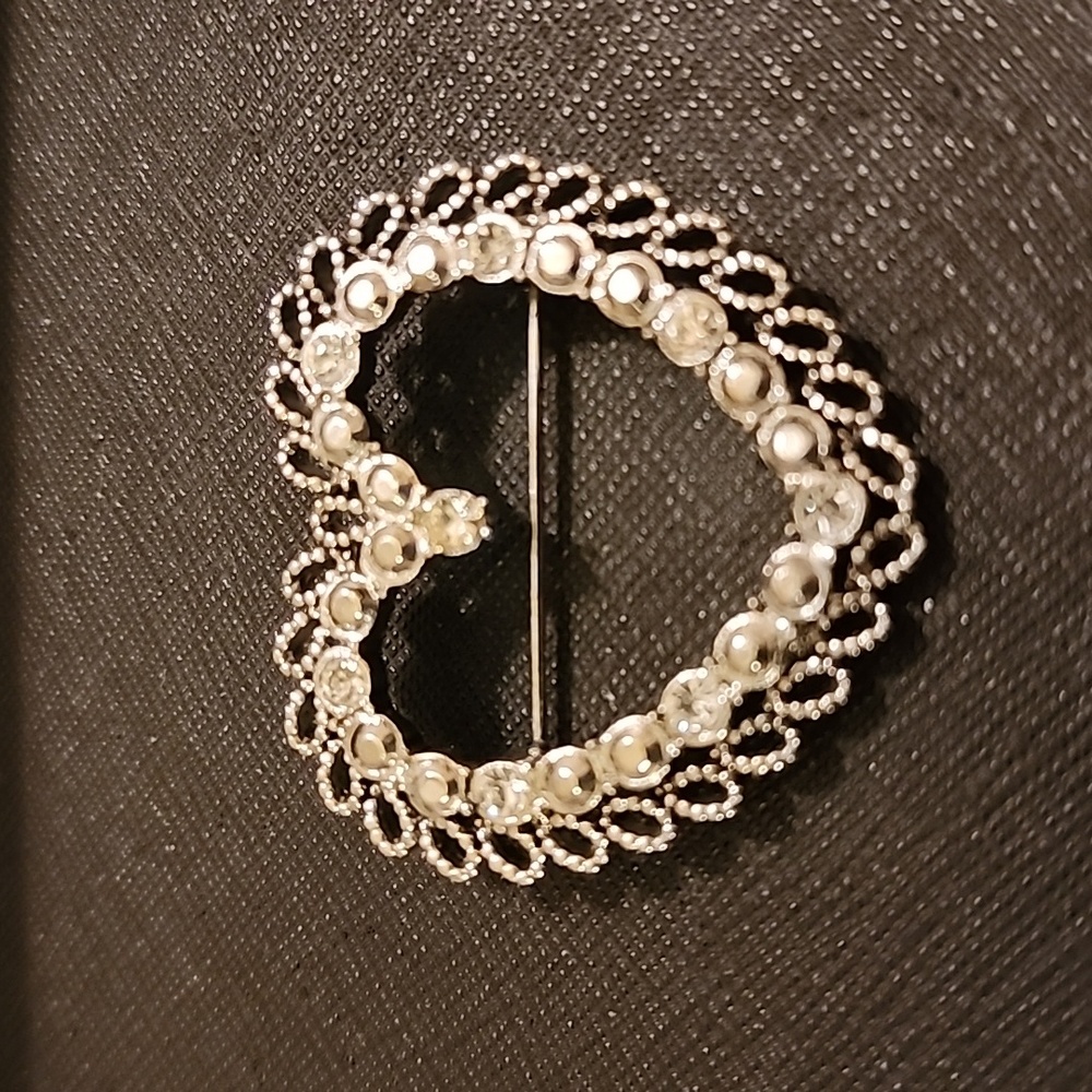 VTG Silver Tone Rhinestone Heart ❤️ Brooch